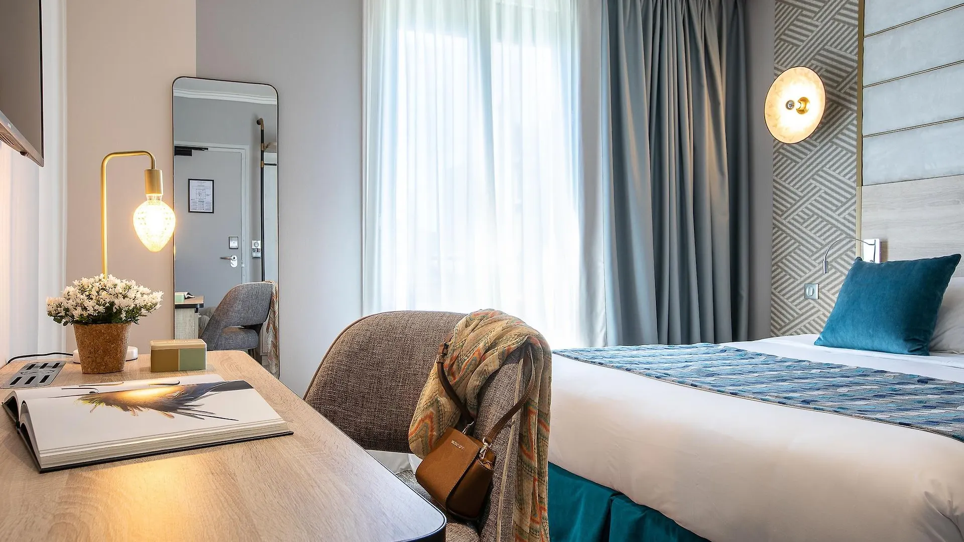 Hotel Nude - Color Vision 4*