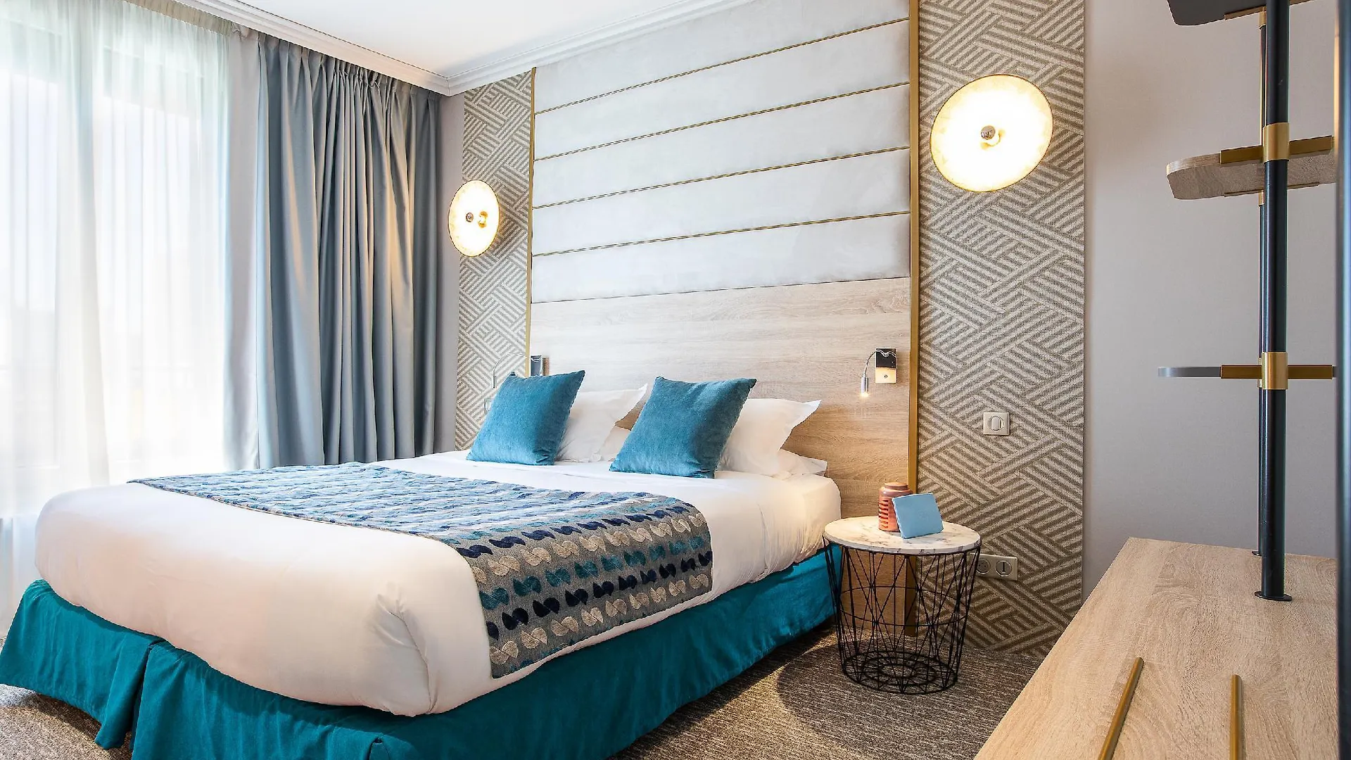 Hotel Nude - Color Vision 4*