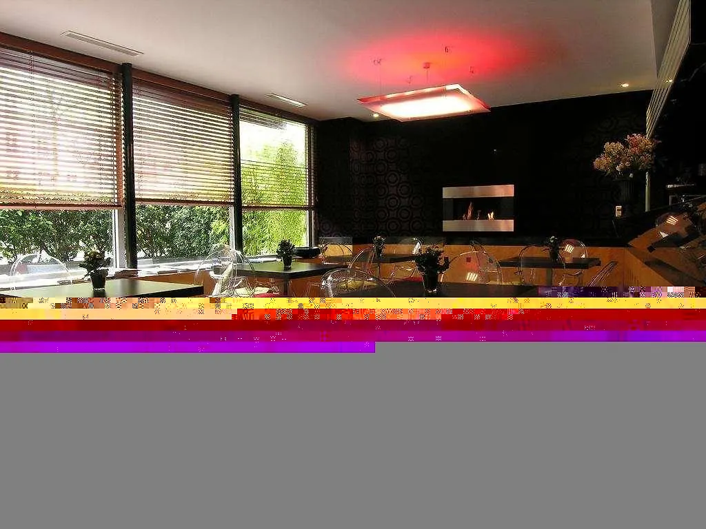 Hotel Nude - Color Vision Paříž